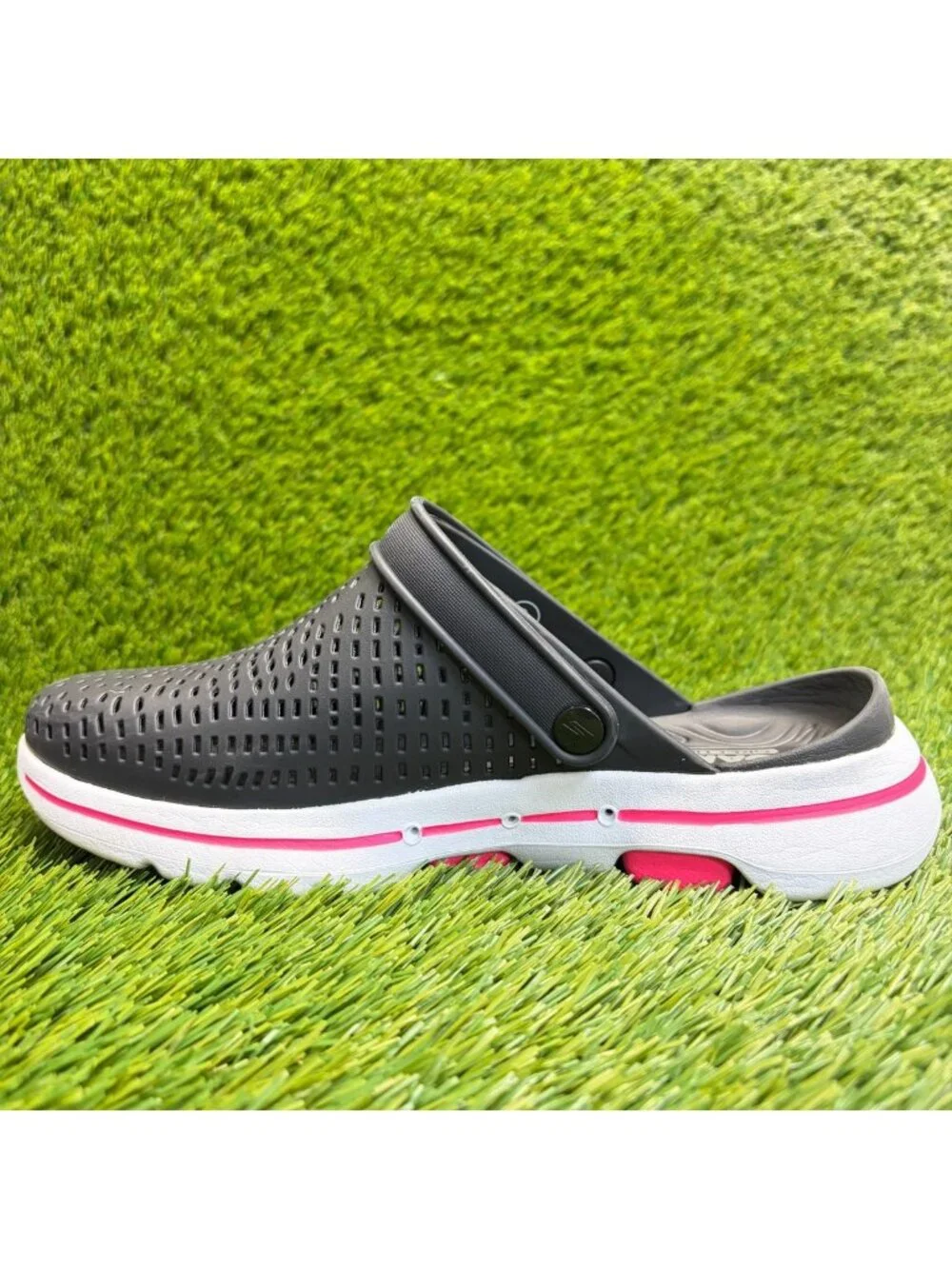 Skechers Foamies Go Walk 5 Womens Size 8 Black Pink Beach Casual Clog Sandals